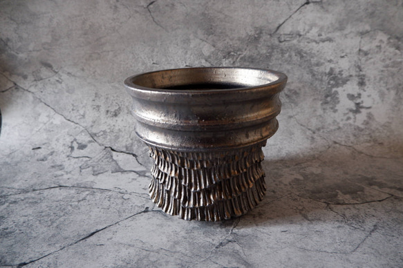 6.5号燻し金彩鉢421　塊根植物　多肉植物　アガベ　盆栽　植木鉢　作家鉢　鉢台　沖縄 1枚目の画像