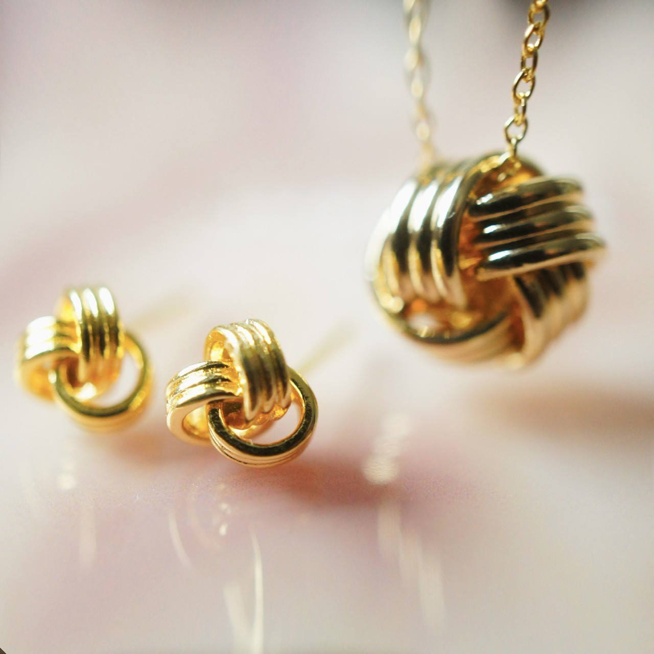 〖２月の新作〗「結」 mini 永遠の環 ピアス＆ネックレス セット~knot~