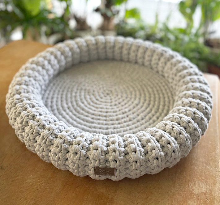 《送料込》大型の猫さんにオススメ！爪とぎできる！ minas 猫用ラウンドベッド ライトグレー Lサイズ 20,306円