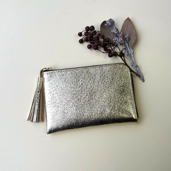 新サイズ登場！　ピッグスキンのスリムなお財布　ミドルサイズ　メタリック 1枚目の画像