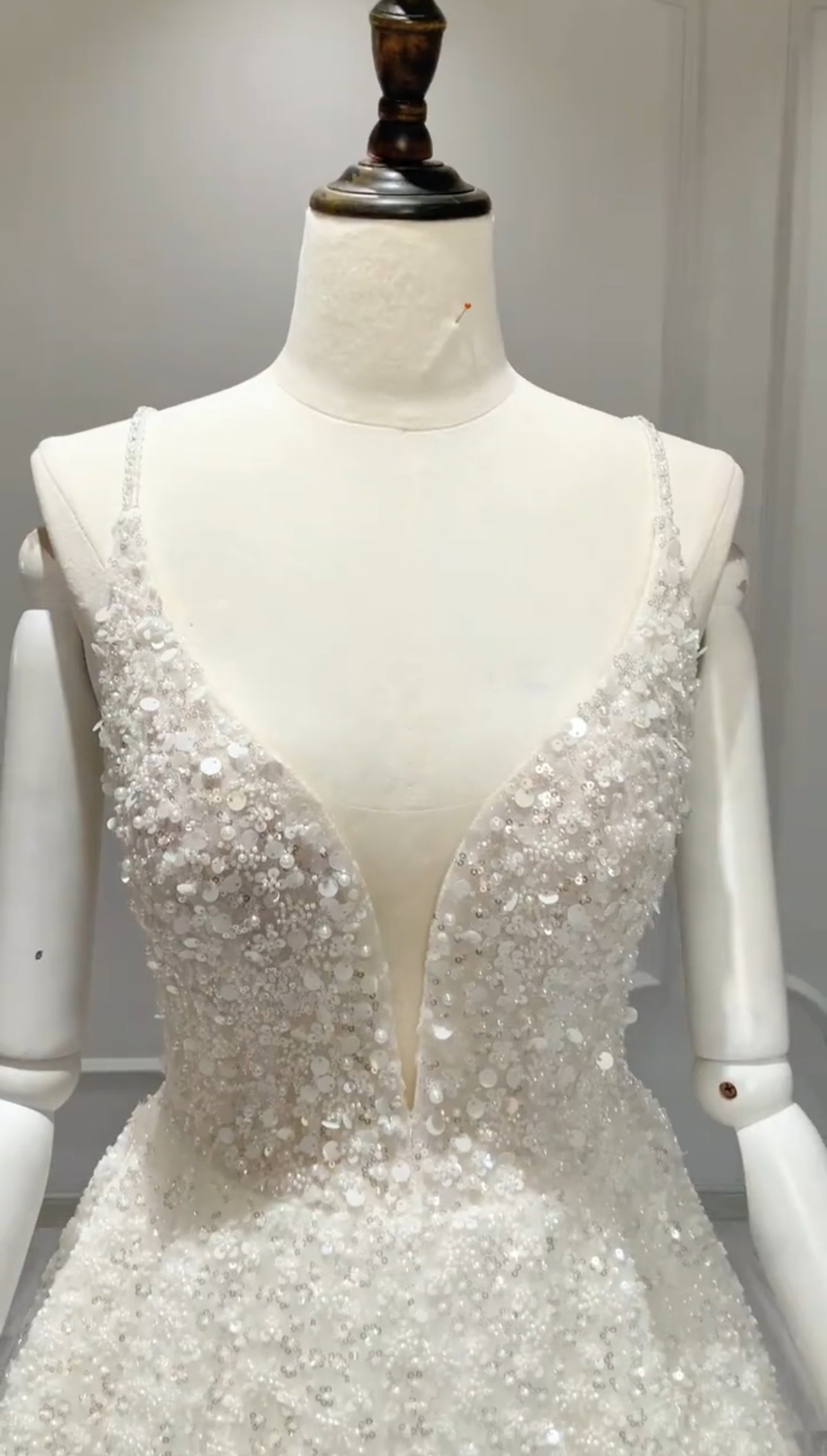 高品質　キャミソール　ホワイト　vネック　目立つ　ワンピース　背中みせ　Aライン　痩せて見える花嫁成人式卒業式2次会優雅