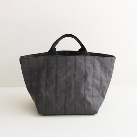 日々の生活に丁度いい、素材とサイズ】STITCH LINE BAG / nai middle