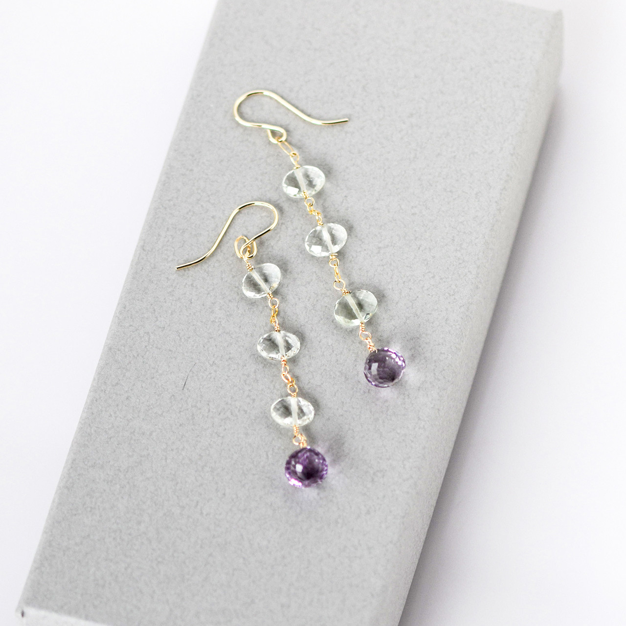 玻璃（はり）の雫 ― Prasiolite & Pink Amethyst　ステーション　ピアス　14kgf｜詳細画像