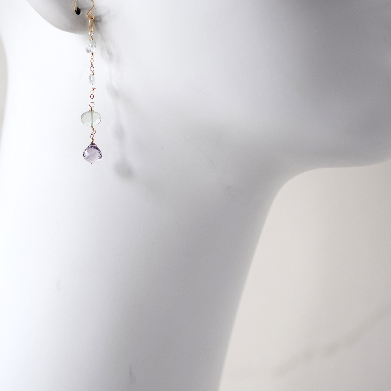 玻璃（はり）の雫 ― Prasiolite & Pink Amethyst　ステーション　ピアス　14kgf｜詳細画像