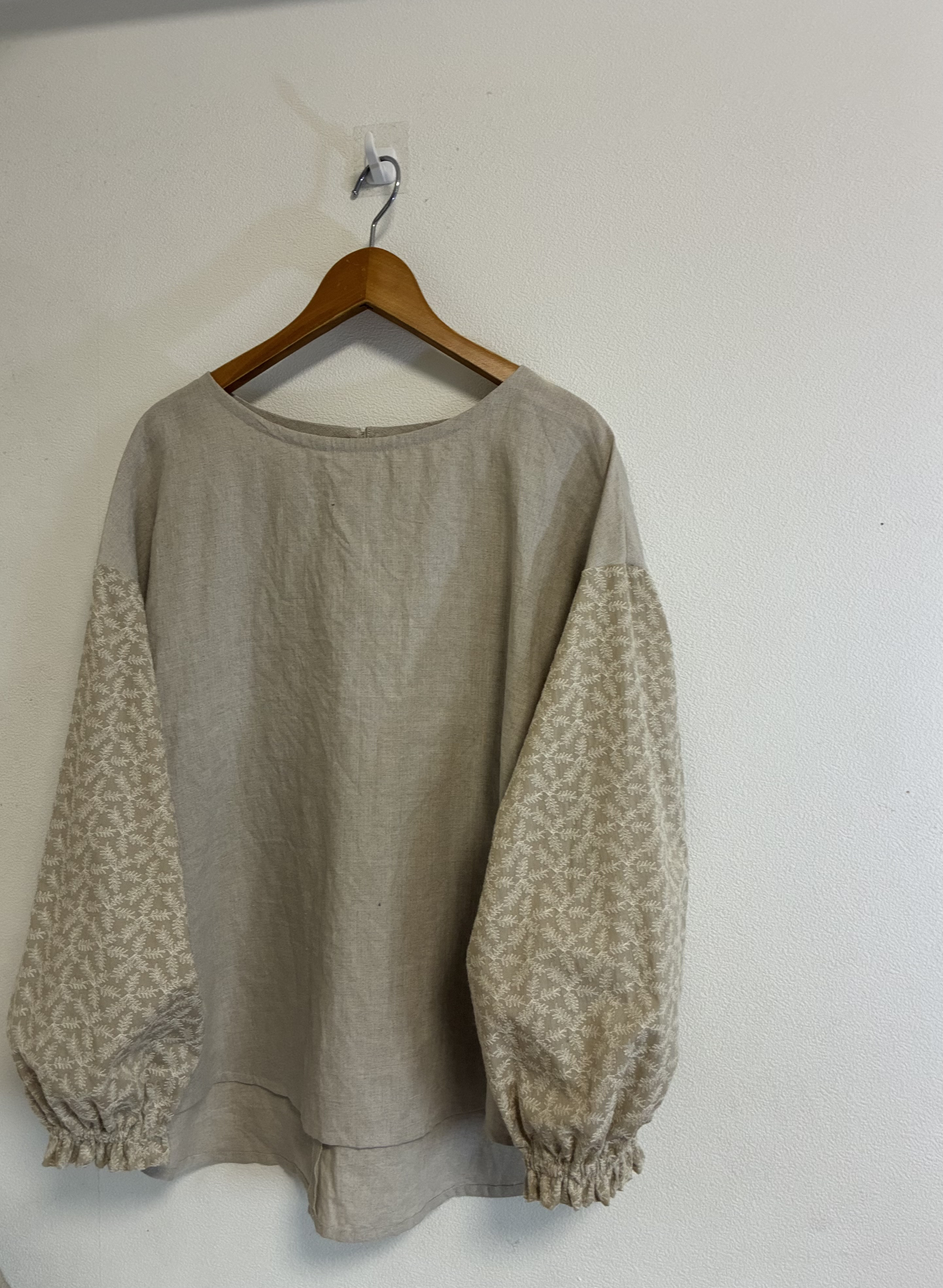 生成りリネン・刺繍コットン＊プルオーバー