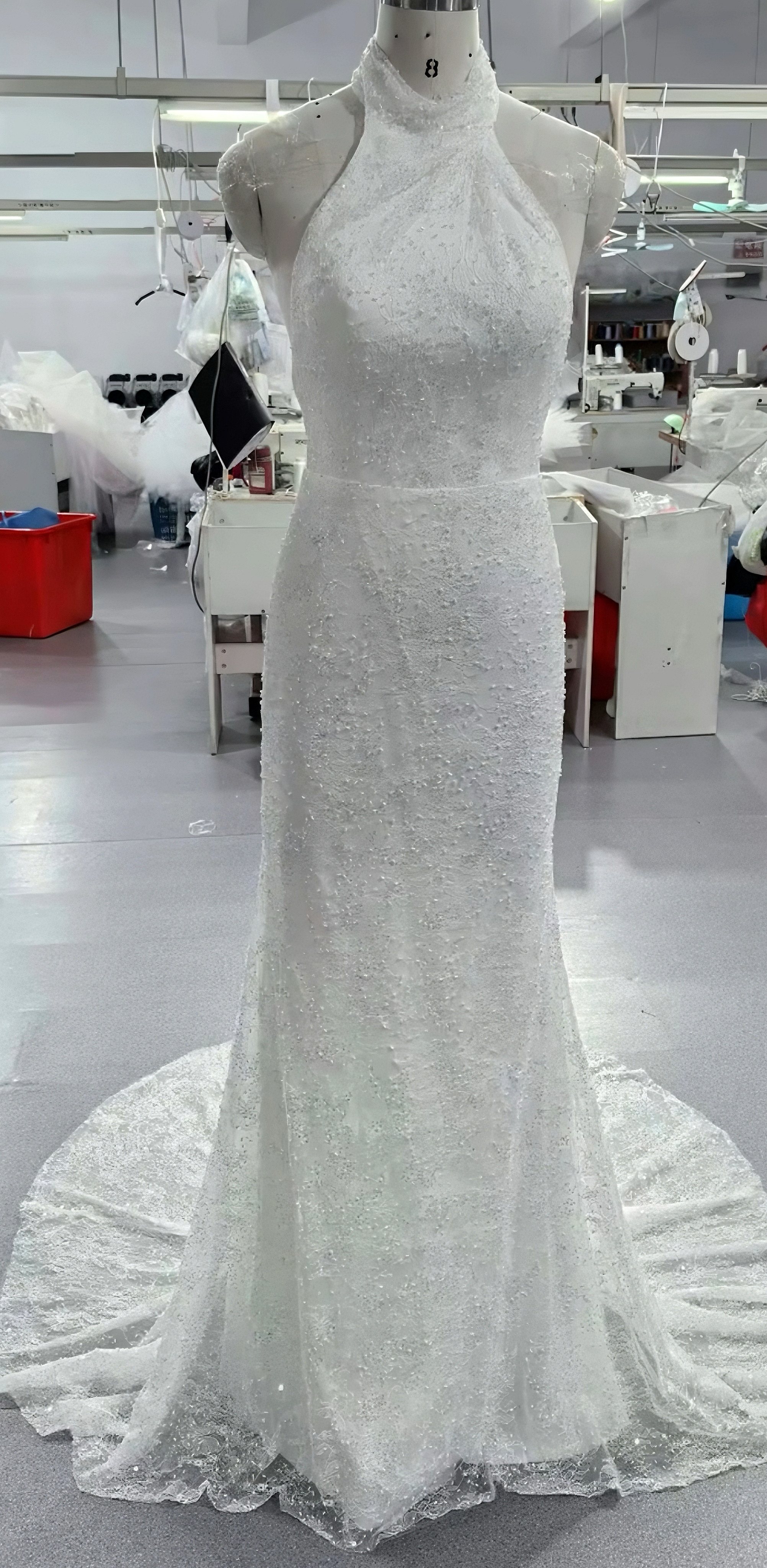 高評価続出ホルターネック袖無し　グッリターきらきら　ファスナー　オーダーサイズ　背中空き　パーディードレスお呼ばれ披露宴