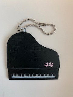 【20個セット】ピアノ発表会記念グッズ　グランドピアノ型キーホルダー