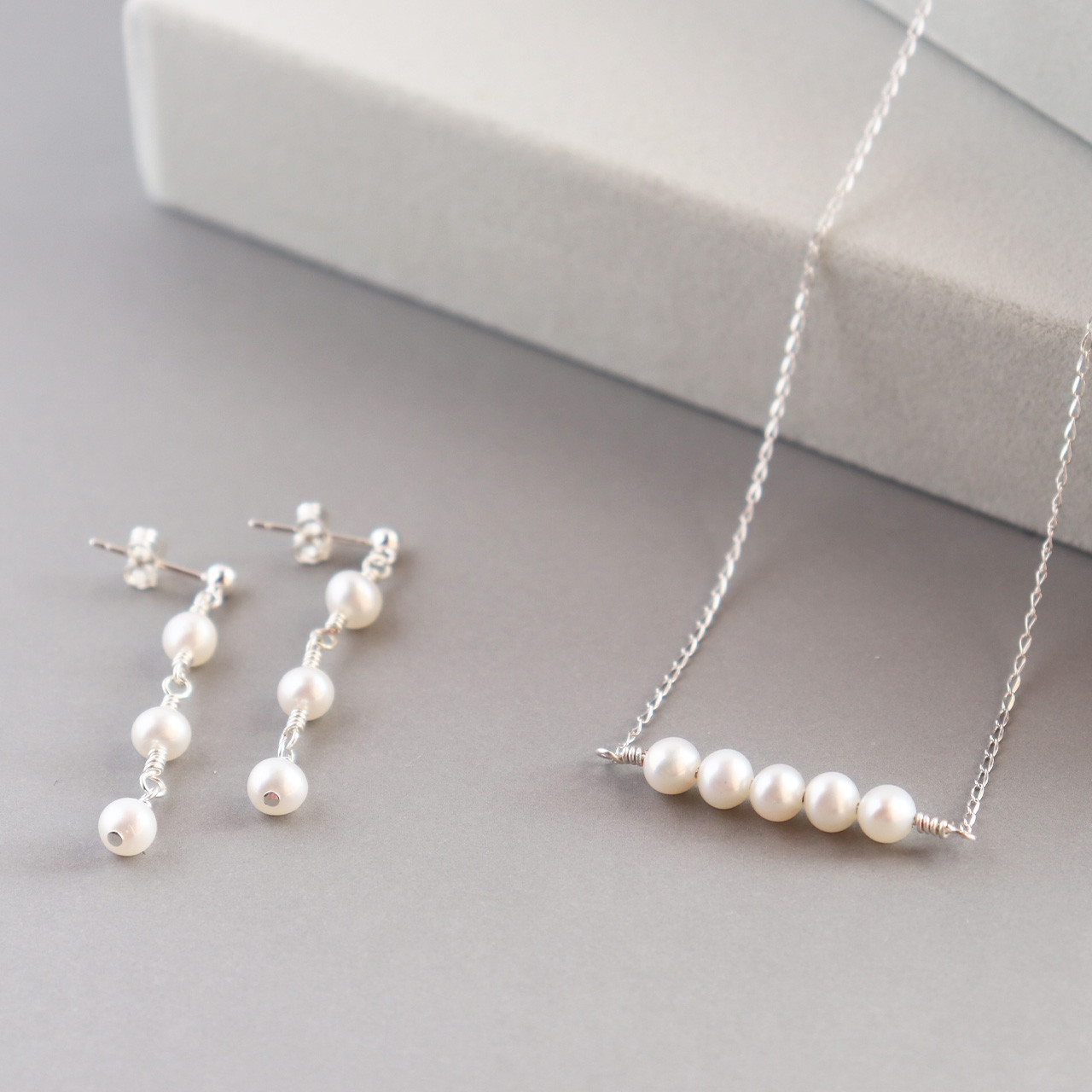 【送料無料】淡水パールの5連ネックレス＆3連ピアスセット【Silver925】