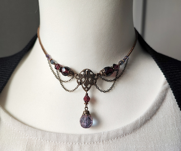 紫ビーズのレースデザインチョーカーネックレス 1枚目の画像