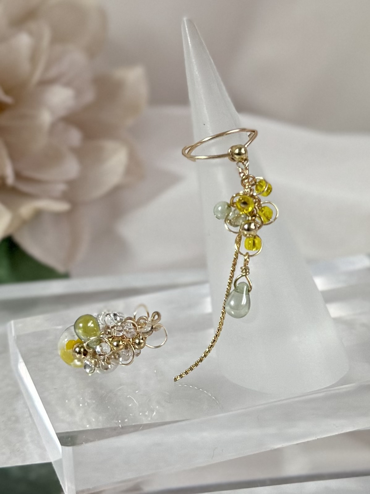 ミモザ イヤーカフ 両耳 痛くない 取れにくい 2way 14kgf 春 プレゼント 花 ３月 誕生花