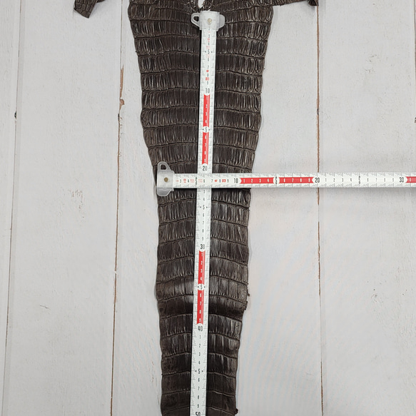 ワニ革 クロコ 半艶マット  ニコチン No.C009327 7枚目の画像