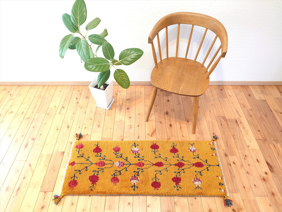 ペルシャ　ギャッベ　ミニランナー　ラグ　113x42cm  黄金色　ザクロの実　RJ15901