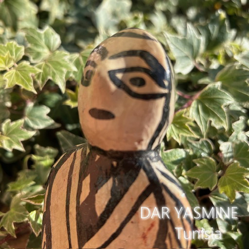 祈りの女性　キリっと口を紡ぐ　アルーサ arusa 04