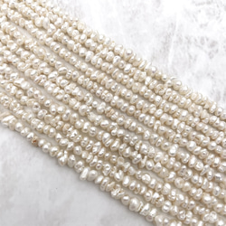 淡水パール 真珠 ケシ バロック フラット ボタン 2mm 3.5~4.5mm 極小粒 37~38cm tp0037 3枚目の画像