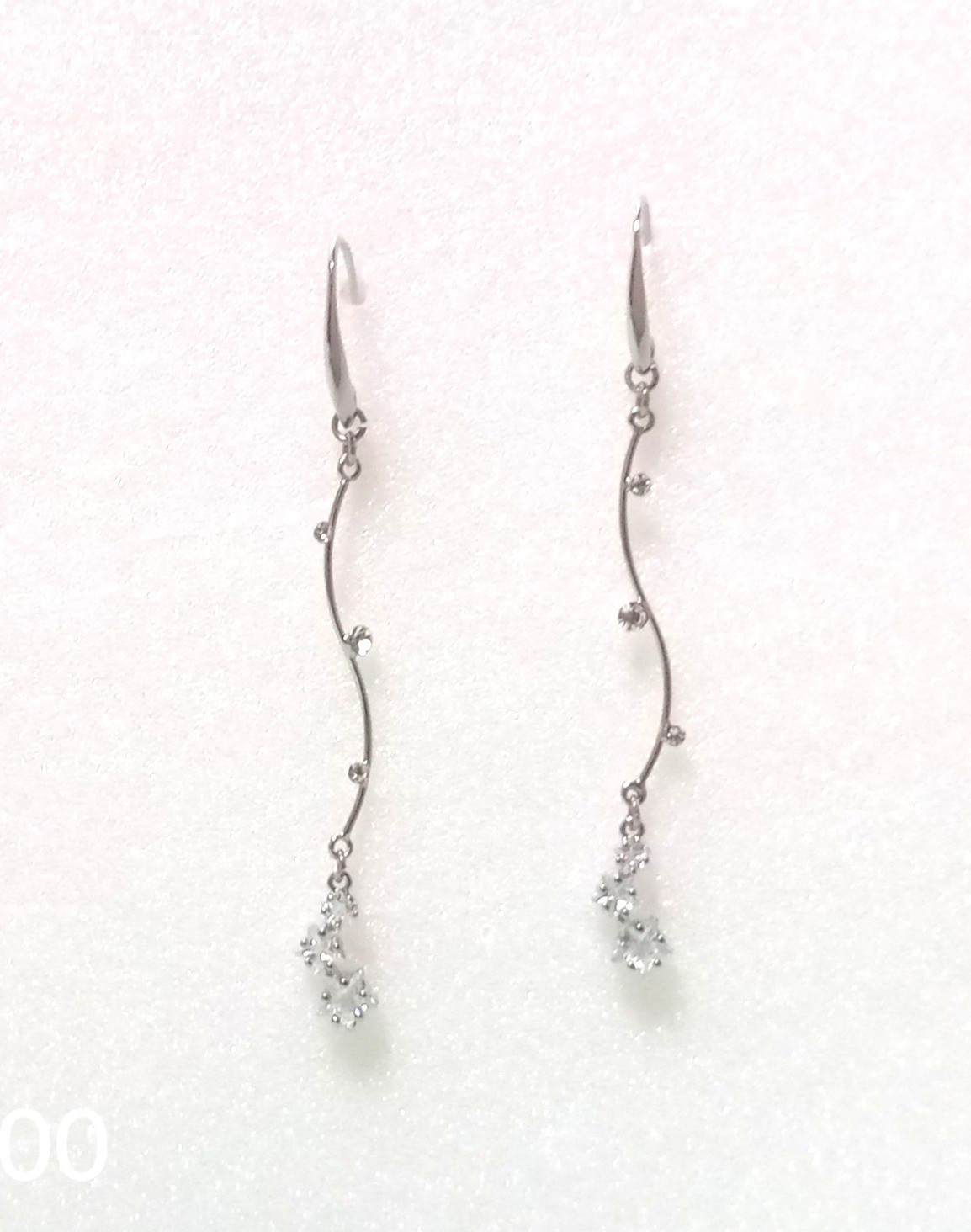 キュービックジルコニアのフックピアス　＊堕つる星＊