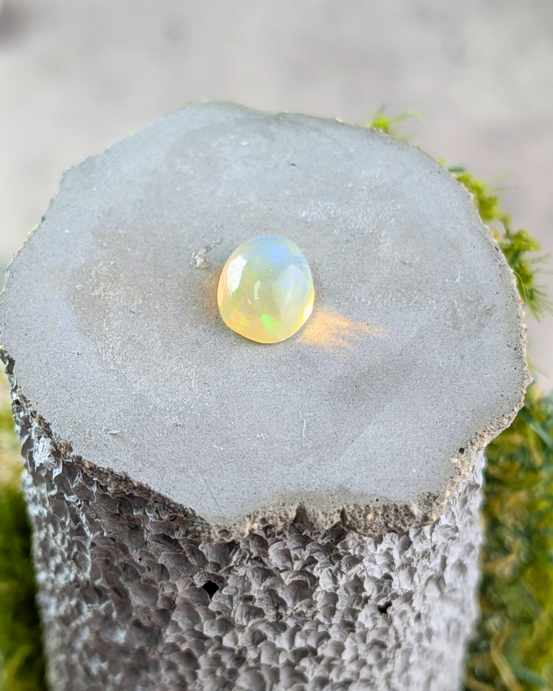 天然オパール ルース（フンザ産／オーバルカボション）