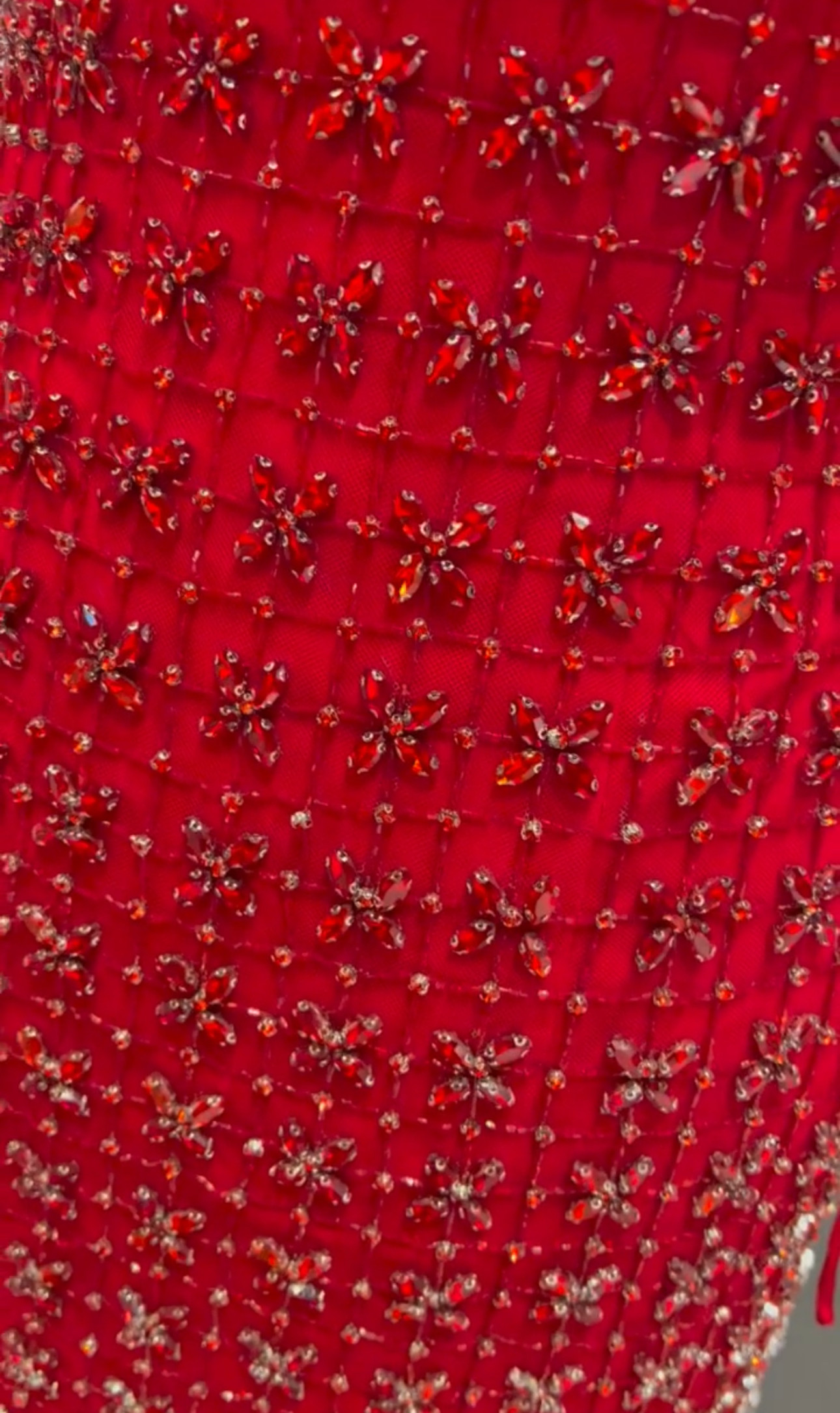 買わないと損　ミニドレス　レッド　カラードレス　袖無し　ファスナー　大人気　パーティードレス　成人式卒業式演奏会目立つ