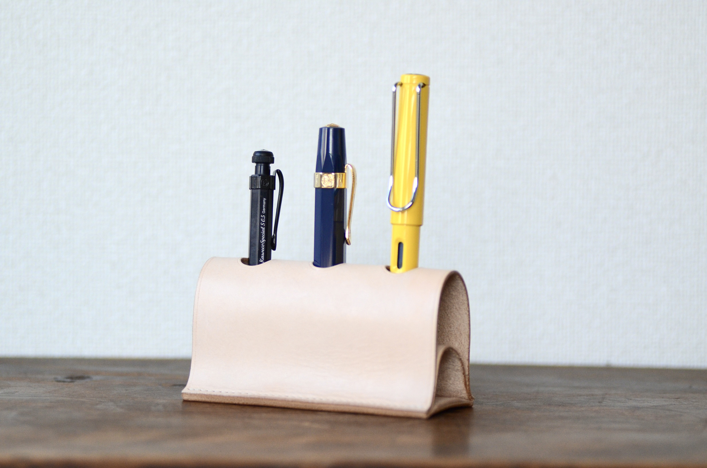 三本筆筒 ヌメ革【３本差しレザーペンスタンド】