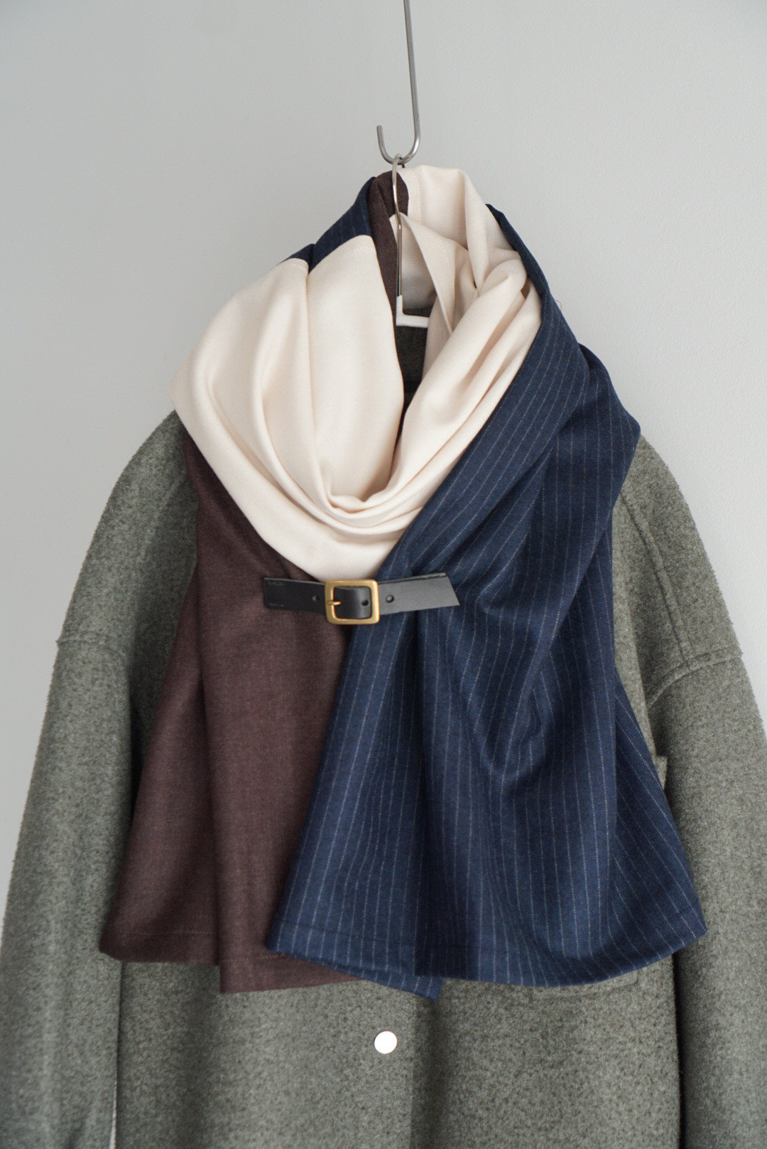 three cloth leathrbelt stole(c）