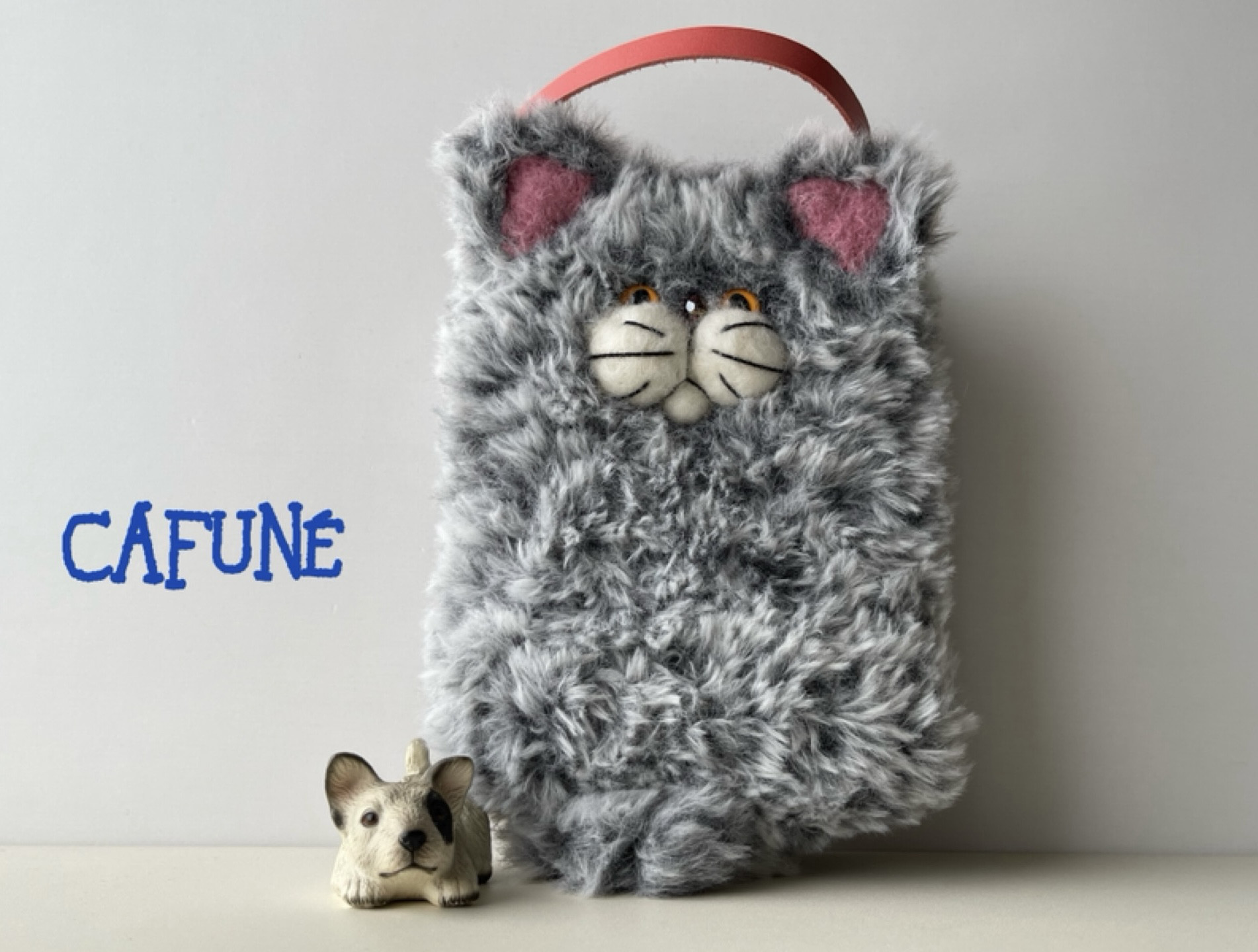 =リフ編みで編んだモフモフねこちゃん携帯ケースポーチ=