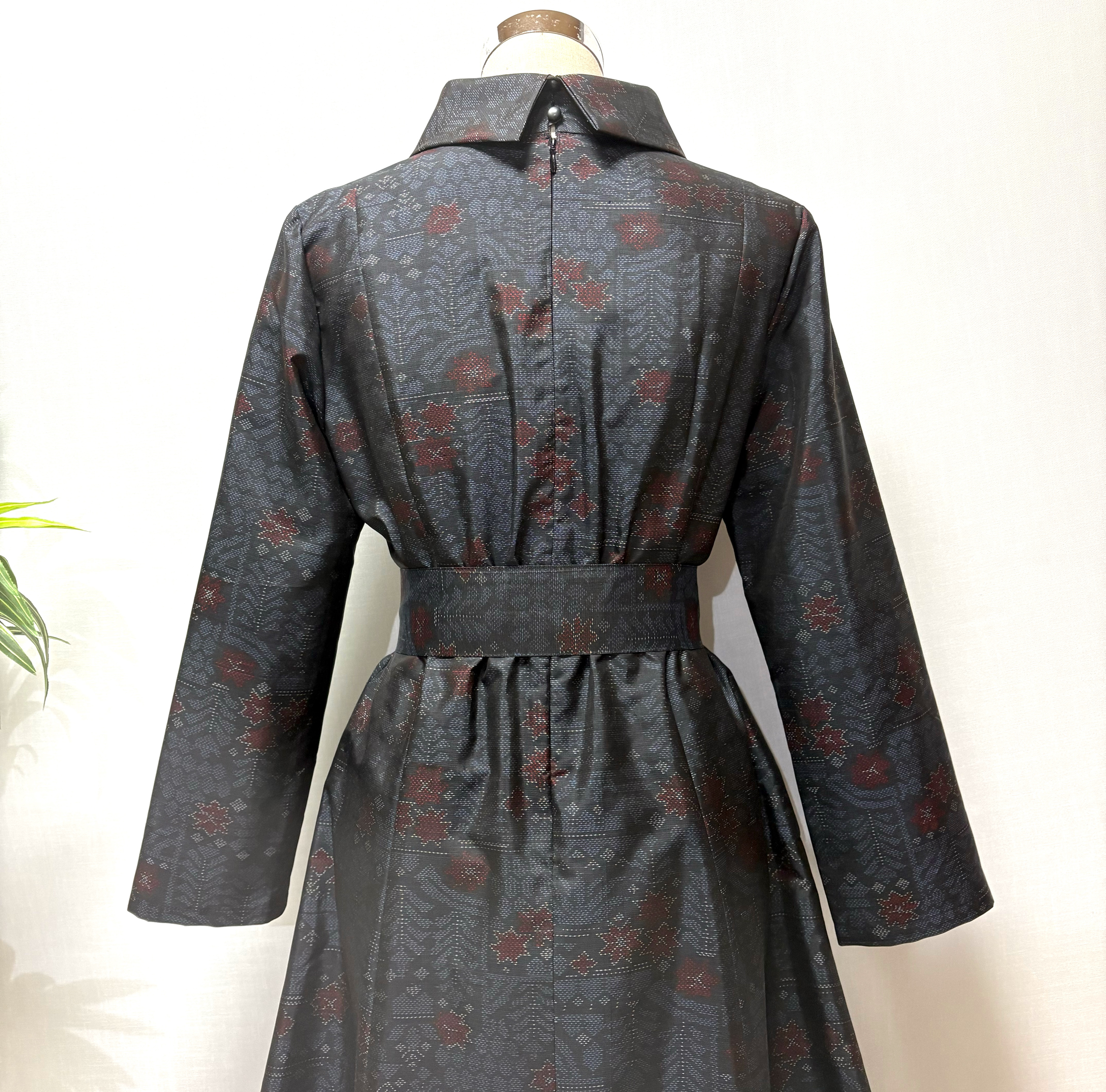 着物リメイク　大島紬花柄ロングワンピース　Aライン 細見せ　体型カバー　プリンセスライン　大人かわいい　ゆったり　シルク