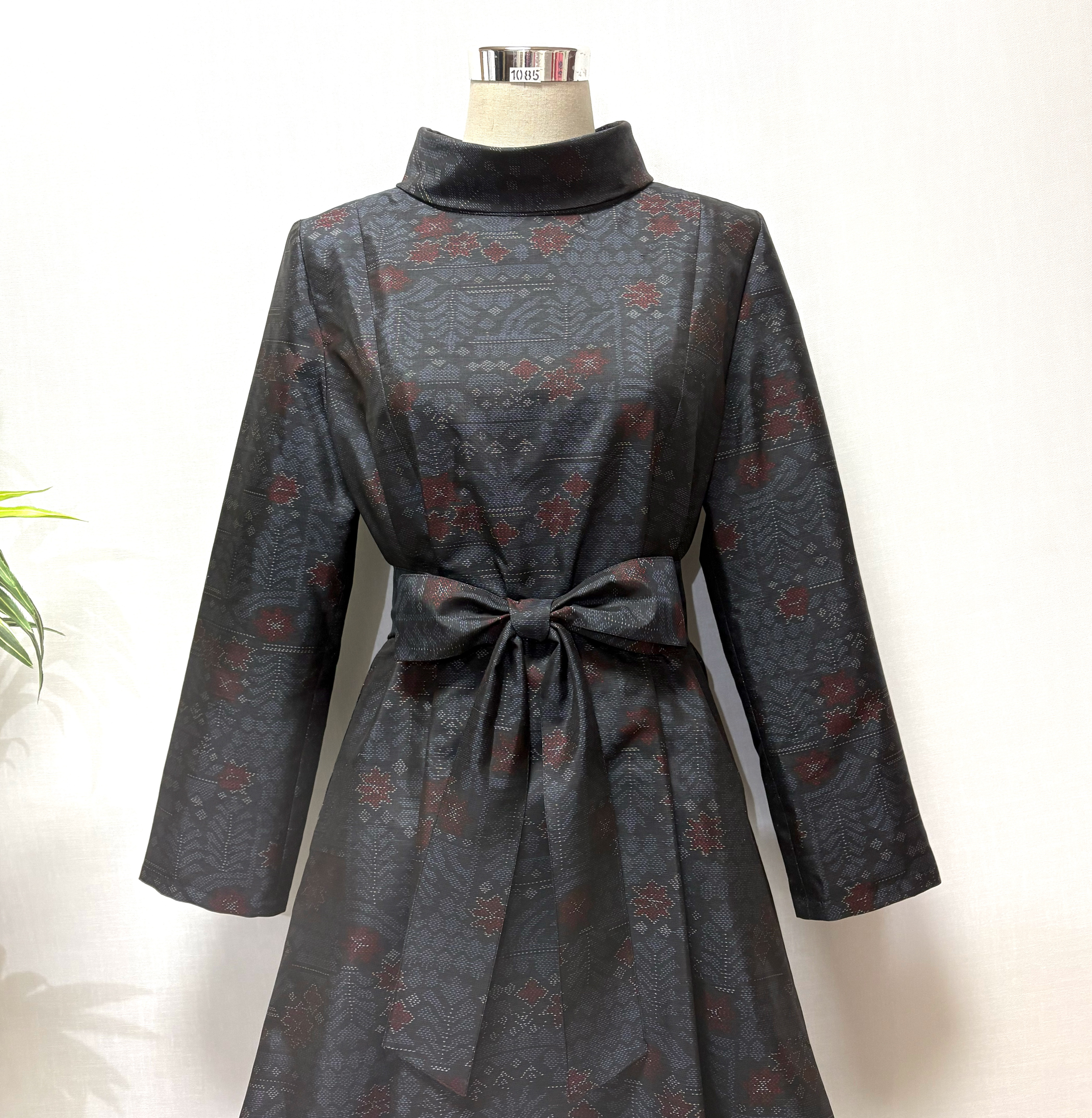 着物リメイク　大島紬花柄ロングワンピース　Aライン 細見せ　体型カバー　プリンセスライン　大人かわいい　ゆったり　シルク