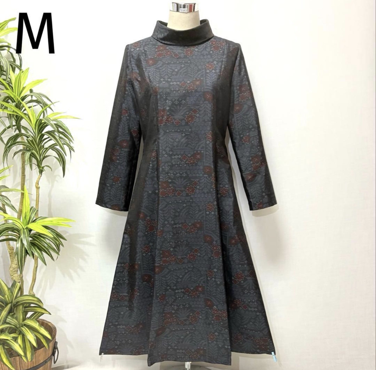 着物リメイク　大島紬花柄ロングワンピース　Aライン 細見せ　体型カバー　プリンセスライン　大人かわいい　ゆったり　シルク