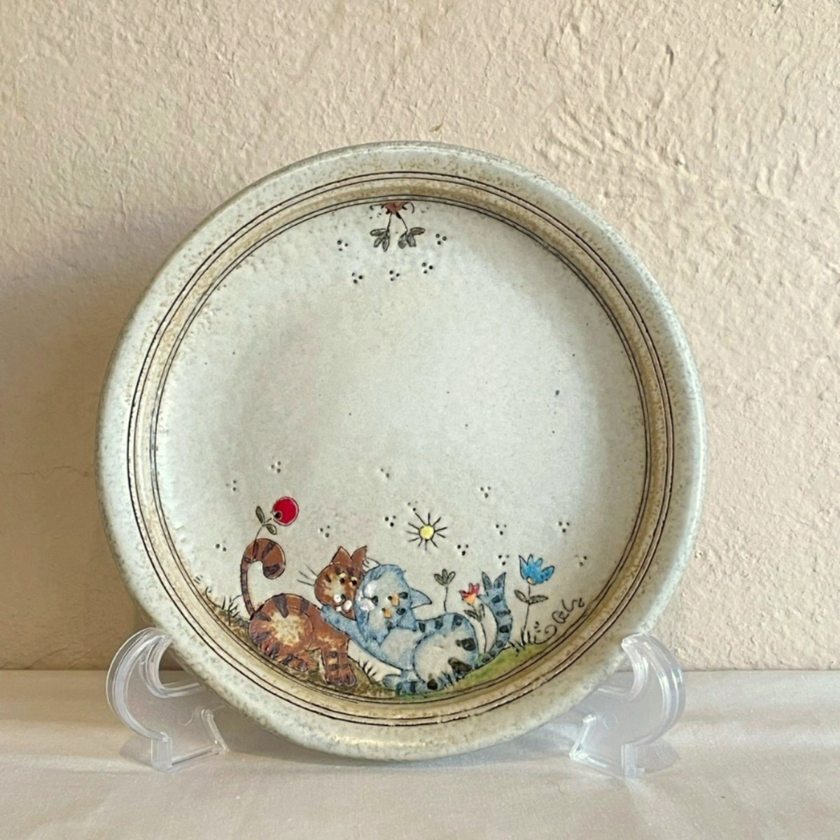 【プレート（皿）】　ねこ　野原　(brown x blue)