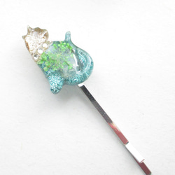 バイカラーなクォーツニャンコは一味違うから、「わきし」と呼んでくだせぇ♪<1点ものヘアピン>HP286 1枚目の画像