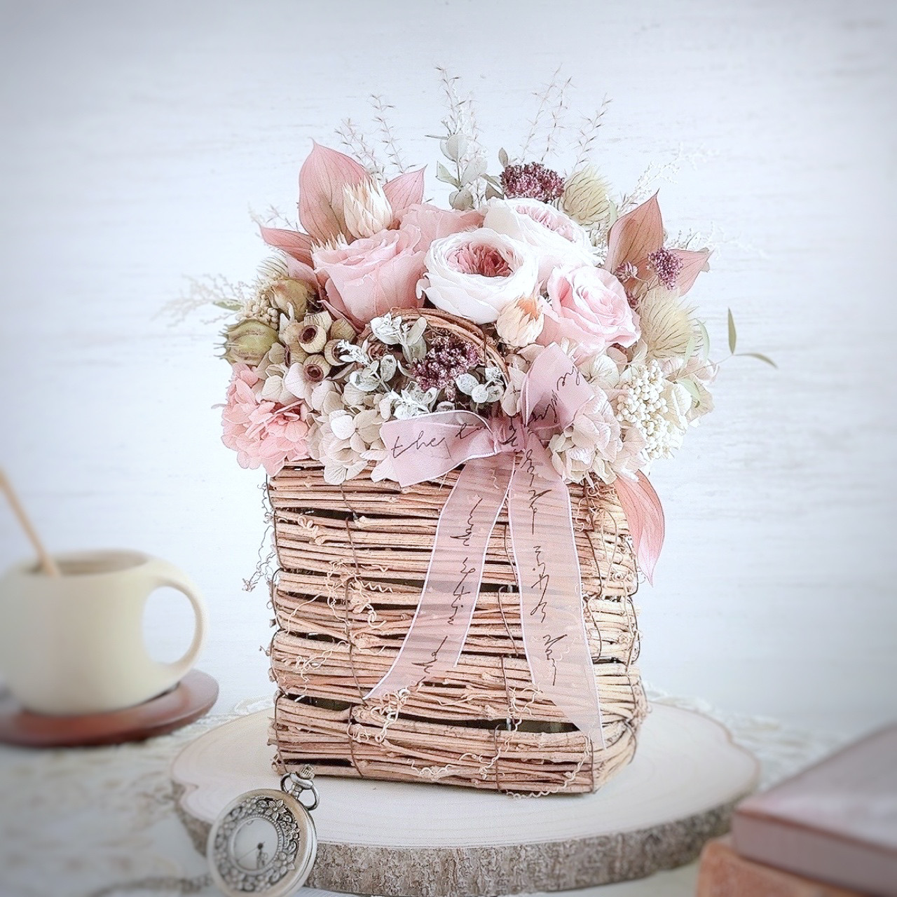 mauve douce（モーブ・ドゥース） ー やさしいモーブ色のバスケットアレンジ ー プリザーブドフラワー / バス
