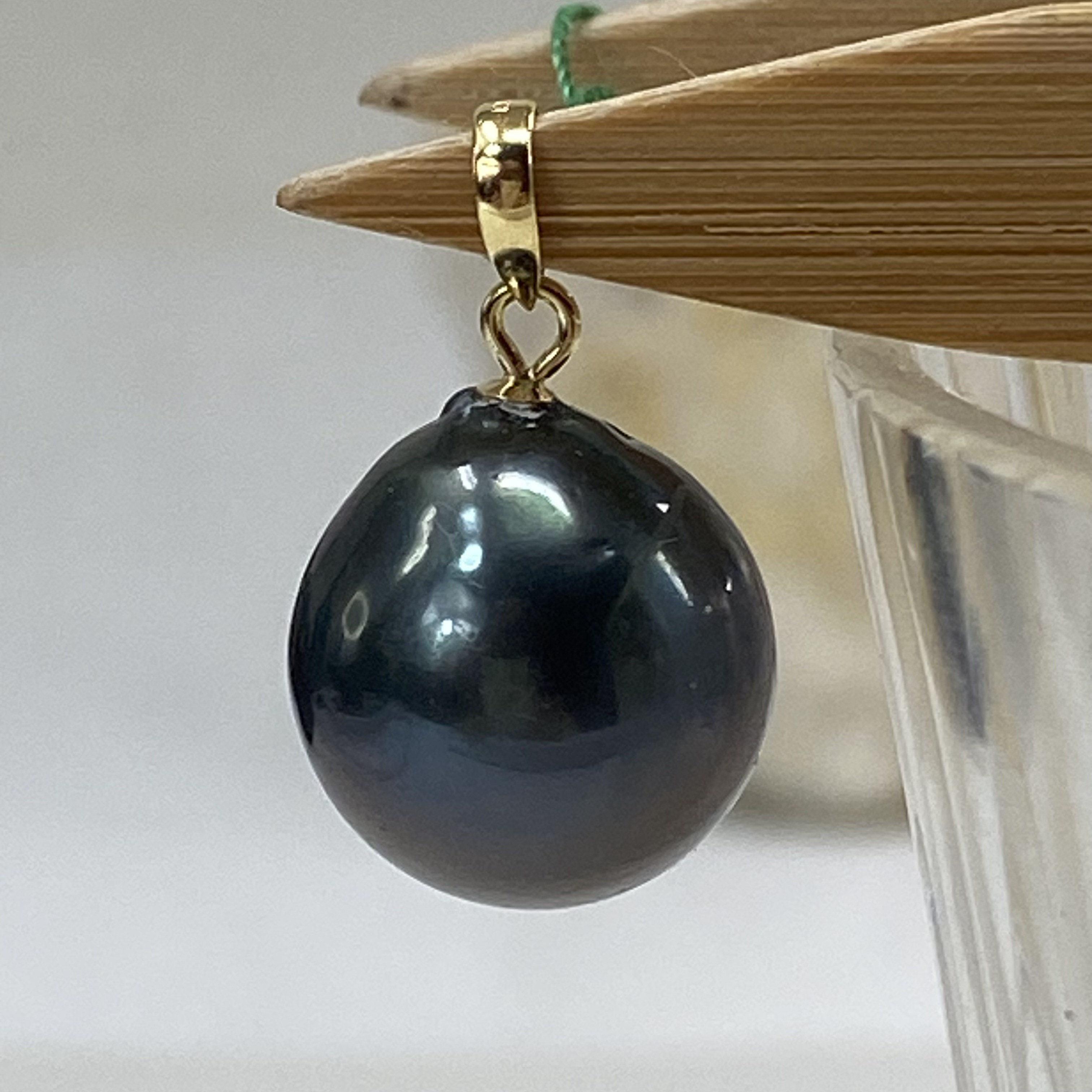 タヒチパール 黒蝶真珠 12-13mm K18YG AU750 18金ペンダント