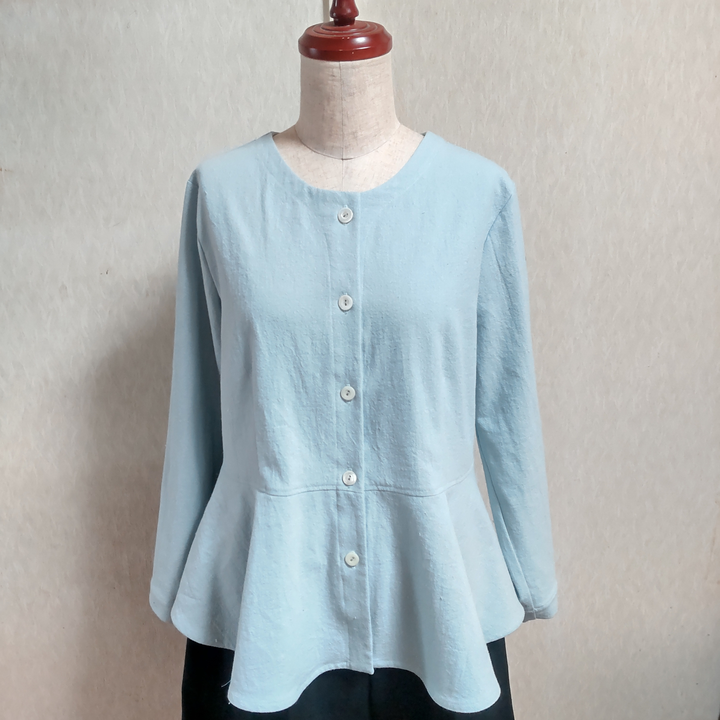 コットンリネン  ペプラムジャケット  ライトブルー  ノーカラージャケット  綿麻  水色  Lサイズ