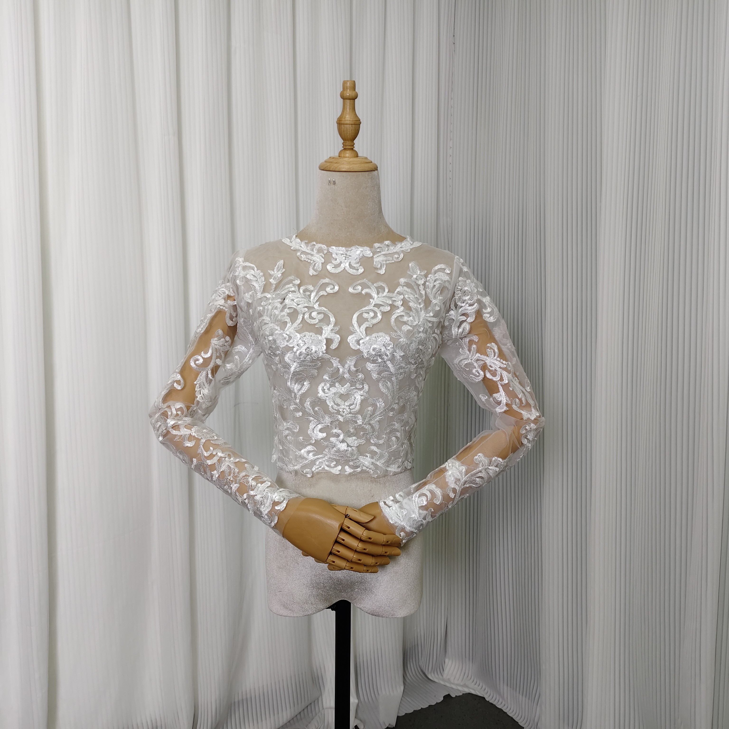 送料無料！ボレロ ロングスリーブ ファスナー 魅惑の花レース くるみボタン オフホワイト 花嫁/ウェディングドレス