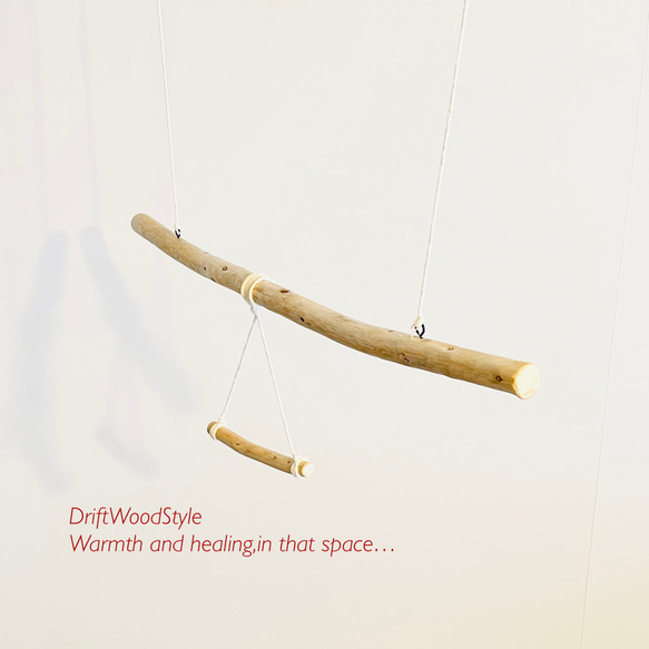 流木止まり木  70ｃｍのシンプルな天然流木の小鳥の止まり木 吊り下げタイプ インコ 鳥 ブランコ 自然木 N8 8枚目の画像