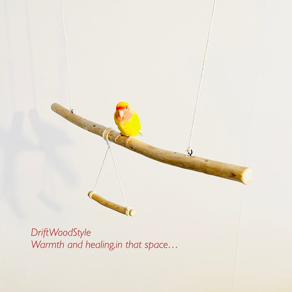 流木止まり木  70ｃｍのシンプルな天然流木の小鳥の止まり木 吊り下げタイプ インコ 鳥 ブランコ 自然木 N8 4枚目の画像