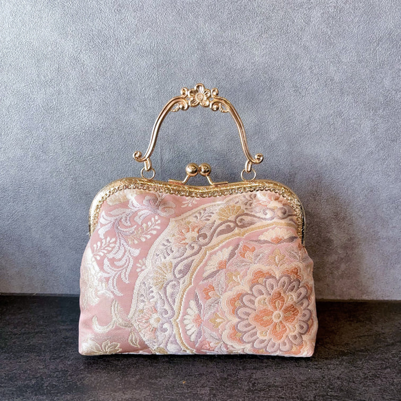 1点物本真珠加工帯！アンティーク口金♡格の高い濃密刺繍の最高級西陣帯地！人気の金通しモーブピンク系高級フォーマルバッグ 12枚目の画像