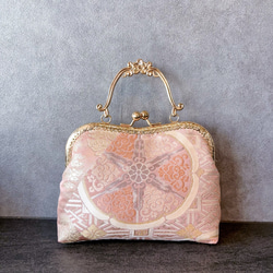 1点物本真珠加工帯！アンティーク口金♡格の高い濃密刺繍の最高級西陣帯地！人気の金通しモーブピンク系高級フォーマルバッグ 16枚目の画像