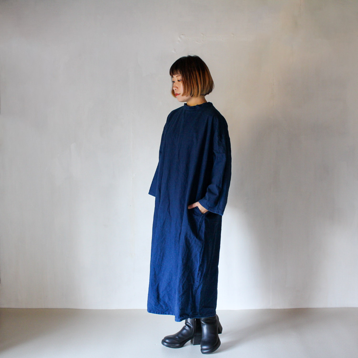 Quiet Collar Dress / 群青色