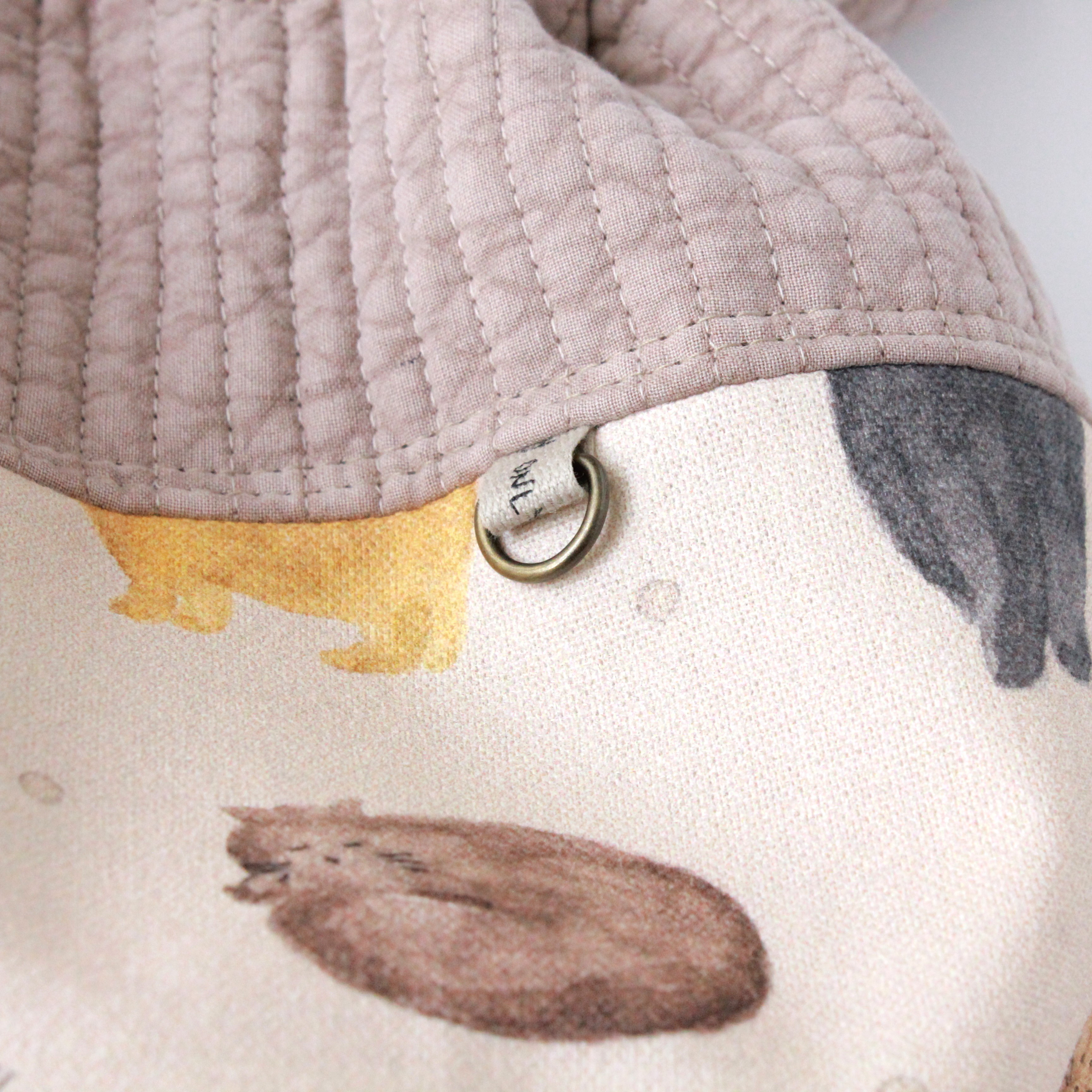 〈 猫ちゃんが可愛い 〉肩掛け巾着バッグ