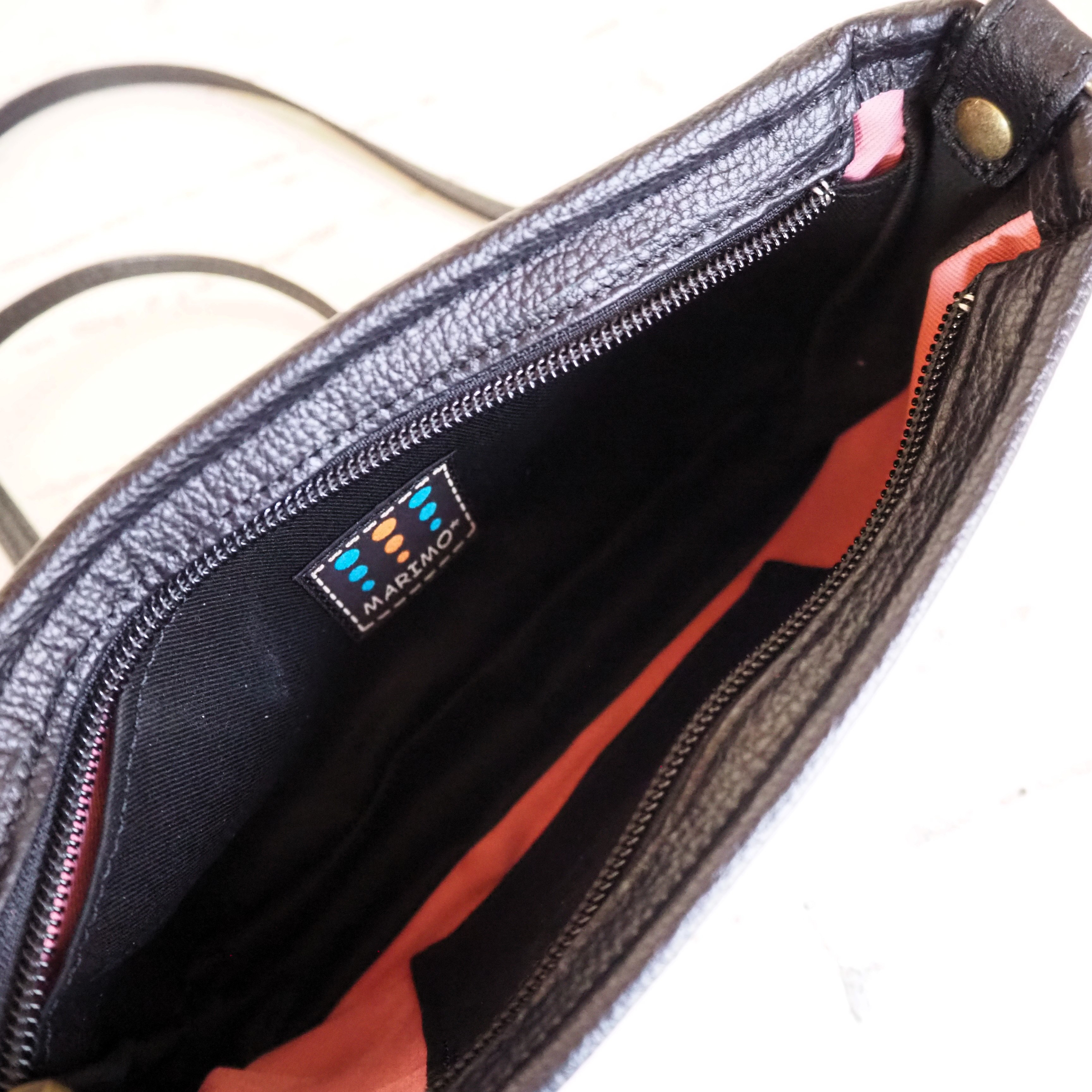 スマホショルダー　フラワーステッチ・ダリア　ブラック　本革　手縫い　即納