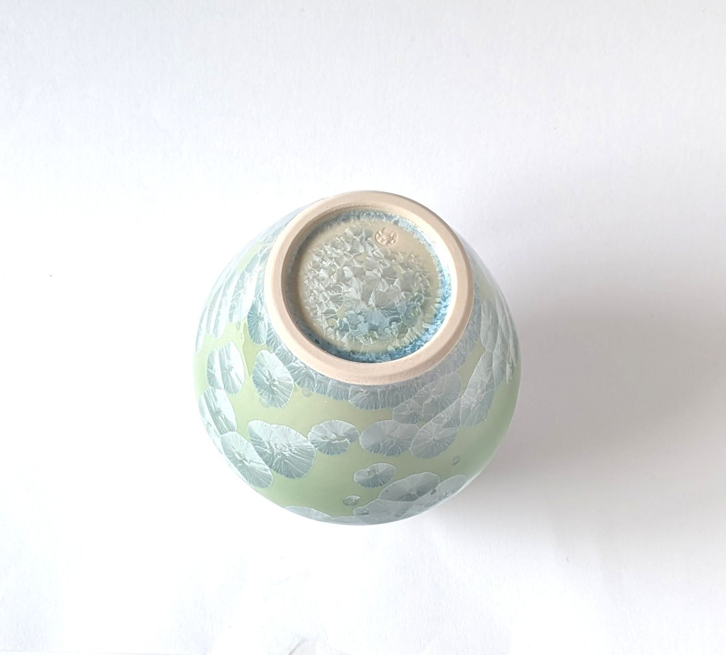 結晶が美しい花生　　花結晶（緑）菱形花生（小）　　磁器