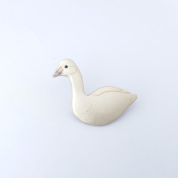 白鳥 漆ブローチ 2枚目の画像