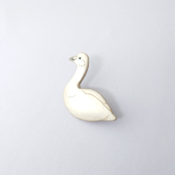 白鳥 漆ブローチ 3枚目の画像