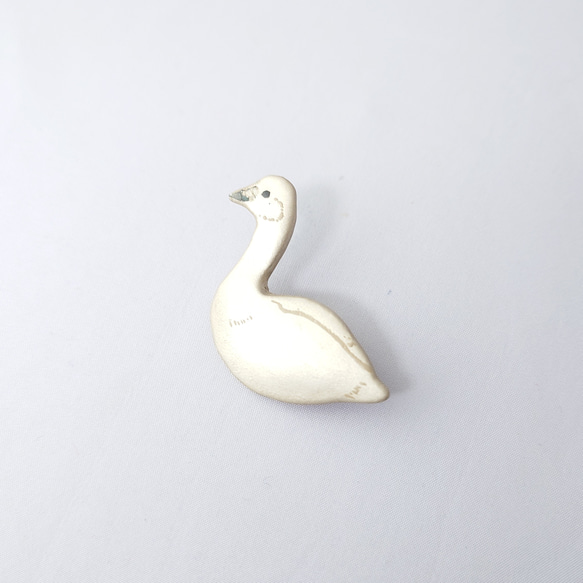 白鳥 漆ブローチ 3枚目の画像