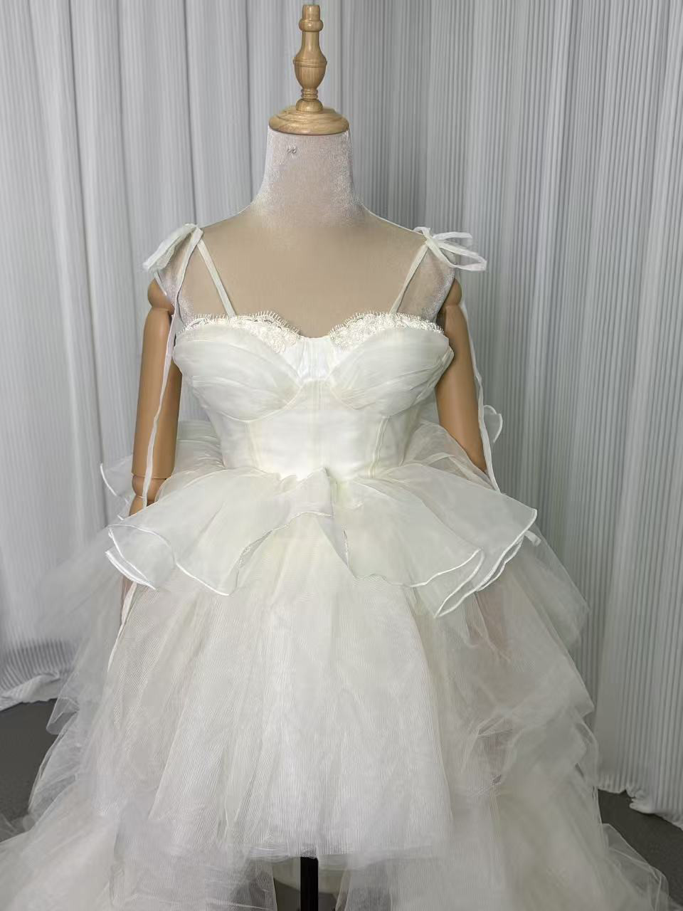 送料無料！ウェディングドレス 薄シャンパン色 キャミソール フィッシュテール 結婚式 前撮り 二次会 ミニワンピース