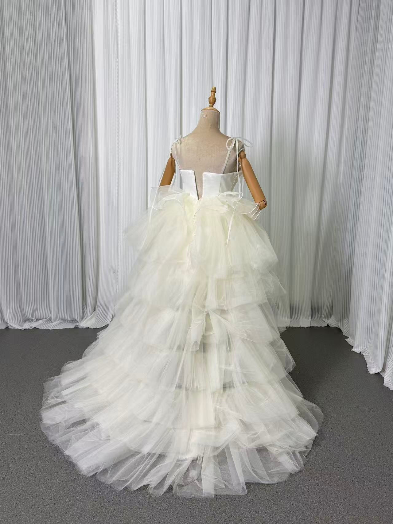 送料無料！ウェディングドレス 薄シャンパン色 キャミソール フィッシュテール 結婚式 前撮り 二次会 ミニワンピース