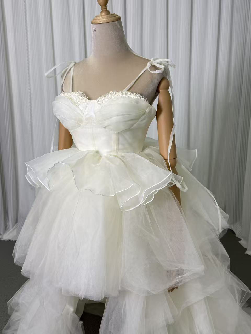 送料無料！ウェディングドレス 薄シャンパン色 キャミソール フィッシュテール 結婚式 前撮り 二次会 ミニワンピース