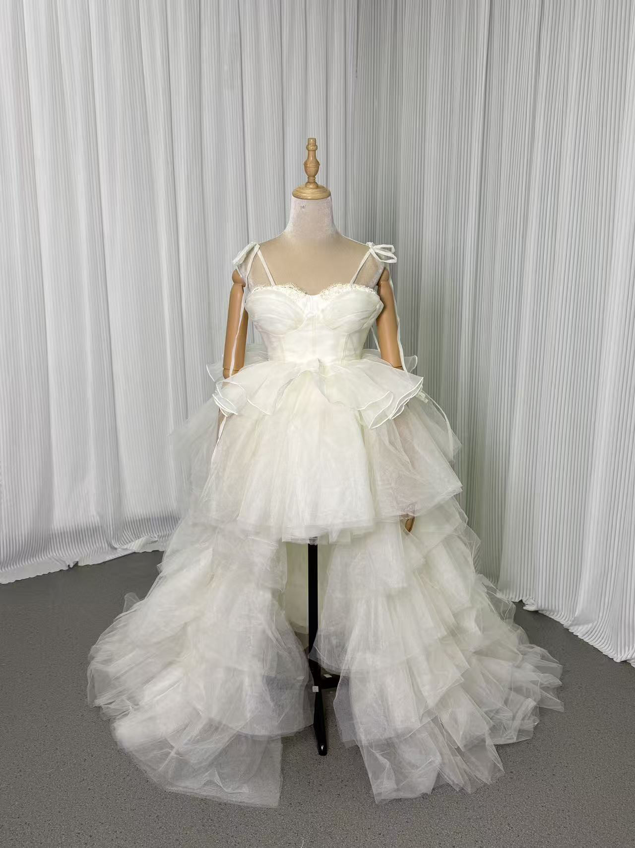 送料無料！ウェディングドレス 薄シャンパン色 キャミソール フィッシュテール 結婚式 前撮り 二次会 ミニワンピース