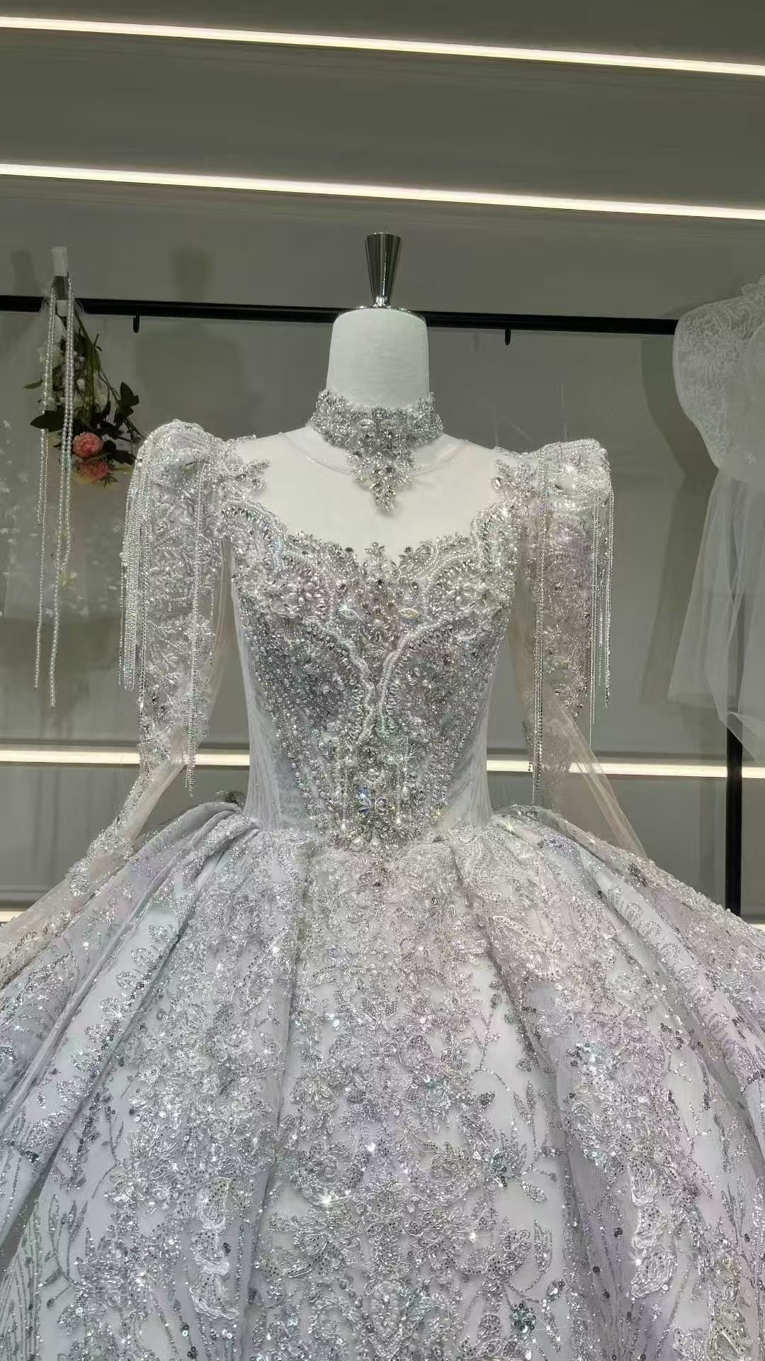 新作　秋婚春婚2026 スクエアネック　長袖　編み上げサイズオーダー可能　披露宴お呼ばれ　シルバー　ラメ入り　グレー挙式