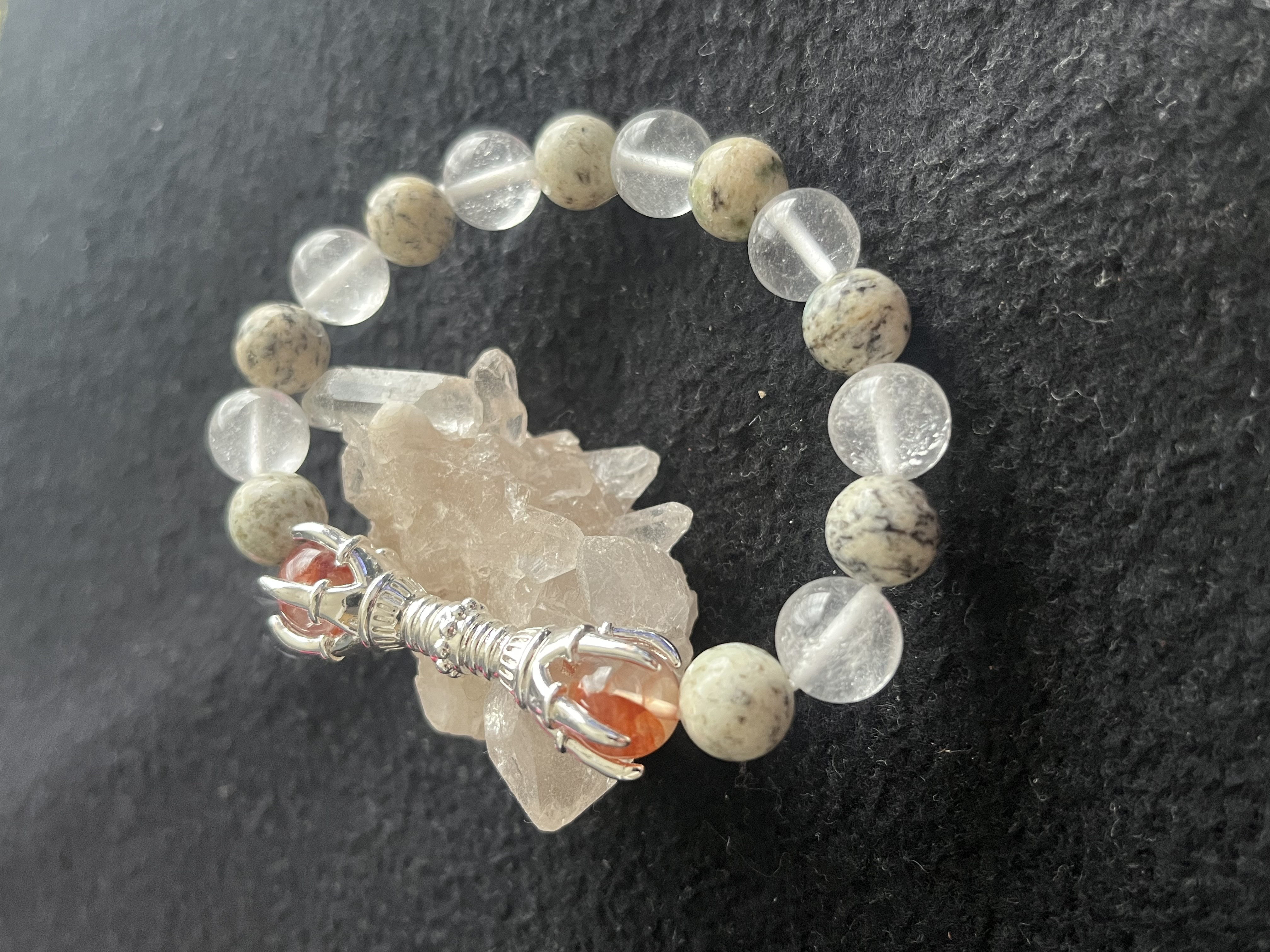 一点限定！ヒマラヤ山脈のカンチェンジュンガ産水晶とk2ストーンブレスレット